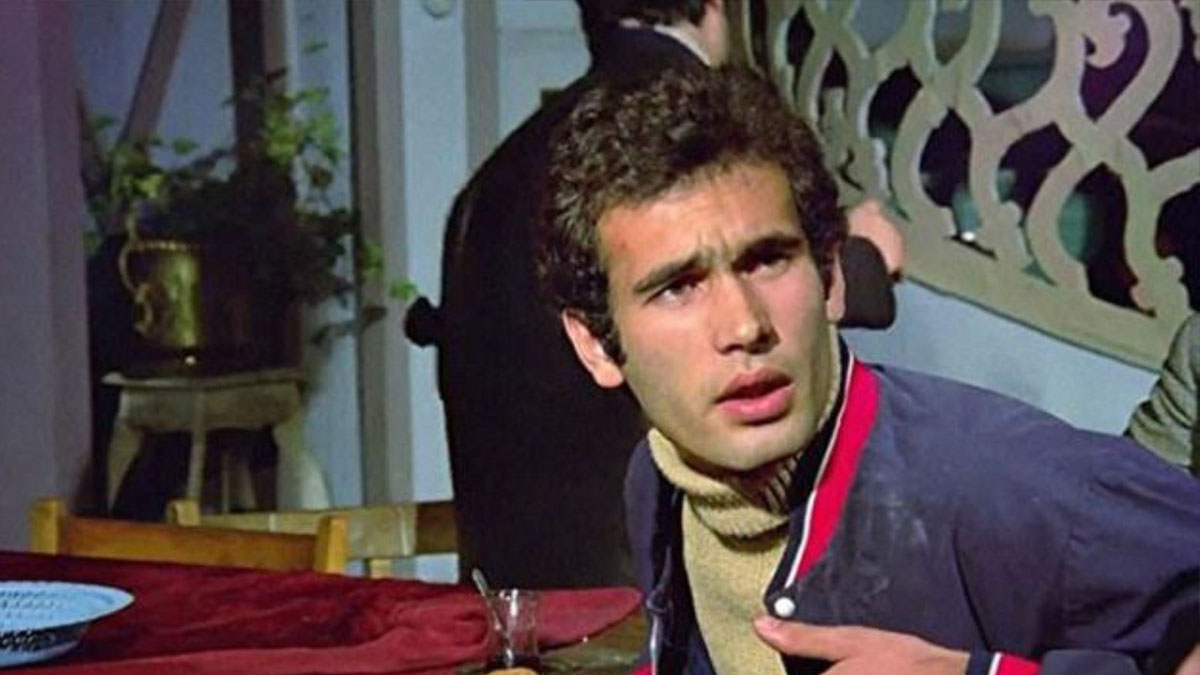 Yeşilçam yıldızı hakkında şok gerçek! Afişe kızıp oyunculuğu bırakmıştı, meğer babasıyla beraber Hababam Sınıfı'nda oynamış