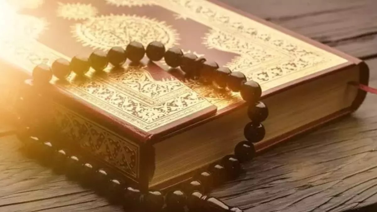 Fatiha Suresinin Anlamı: İslam'ın Temel Duası Hakkında Bilmeniz Gerekenler