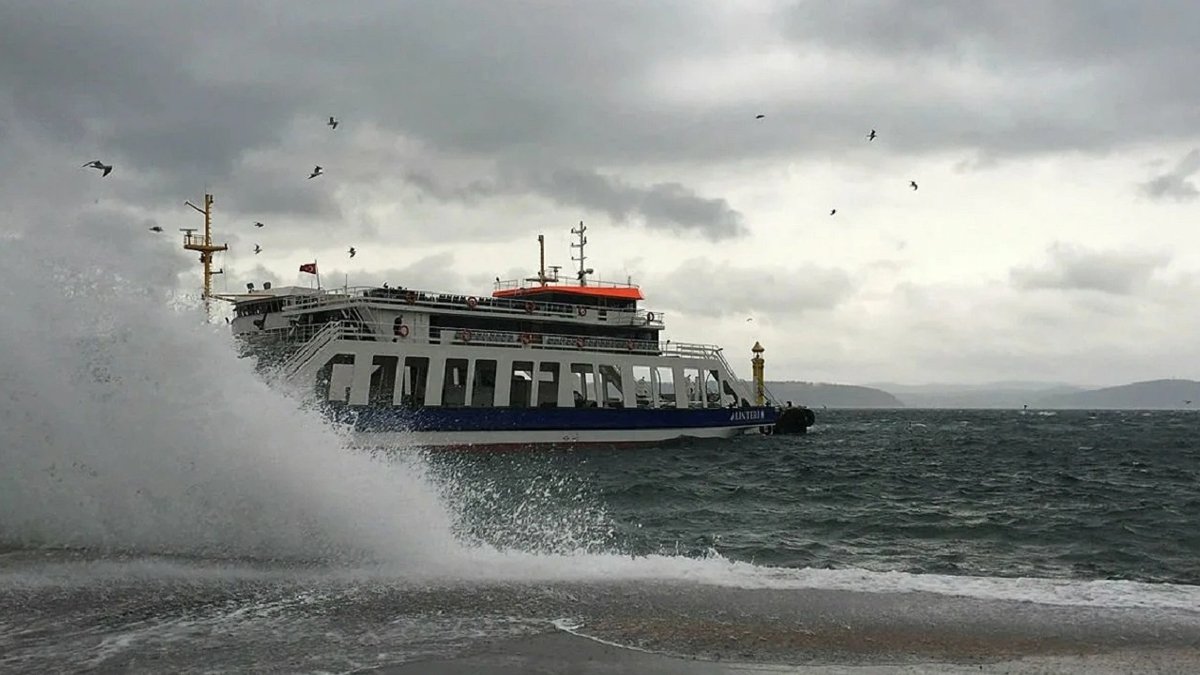 Deniz otobüsüne rüzgar engeli BUDO'nun bazı seferleri iptal edildi