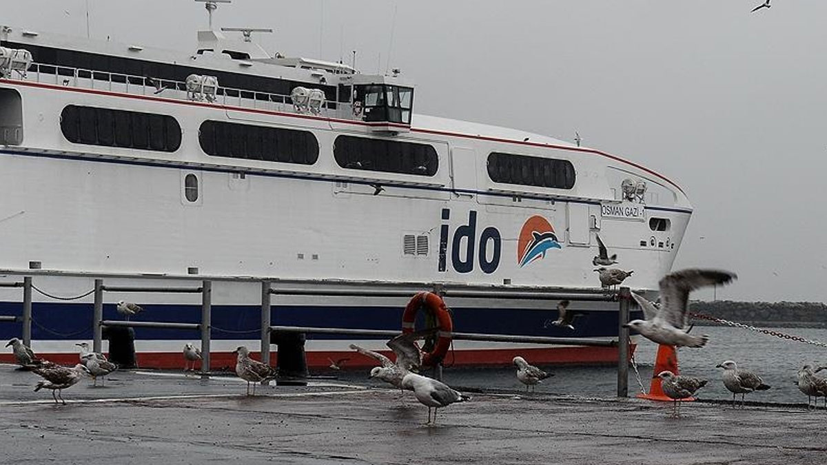 İstanbul'da deniz ulaşımına fırtına engeli
