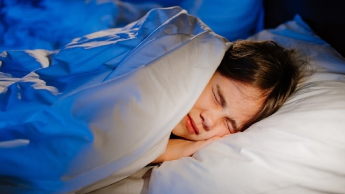 Yeterince uyumayan çocuklarda hayatı boyunca kalıcı olacak bu hastalık ortaya çıkıyor! Uzman doktor uyardı