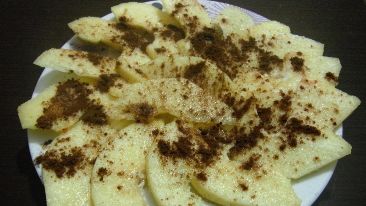 Ayva yerken üzerine Türk kahvesi serpin! Faydasını duyan sade yemeyecek, "keşke daha önce bilseydik"