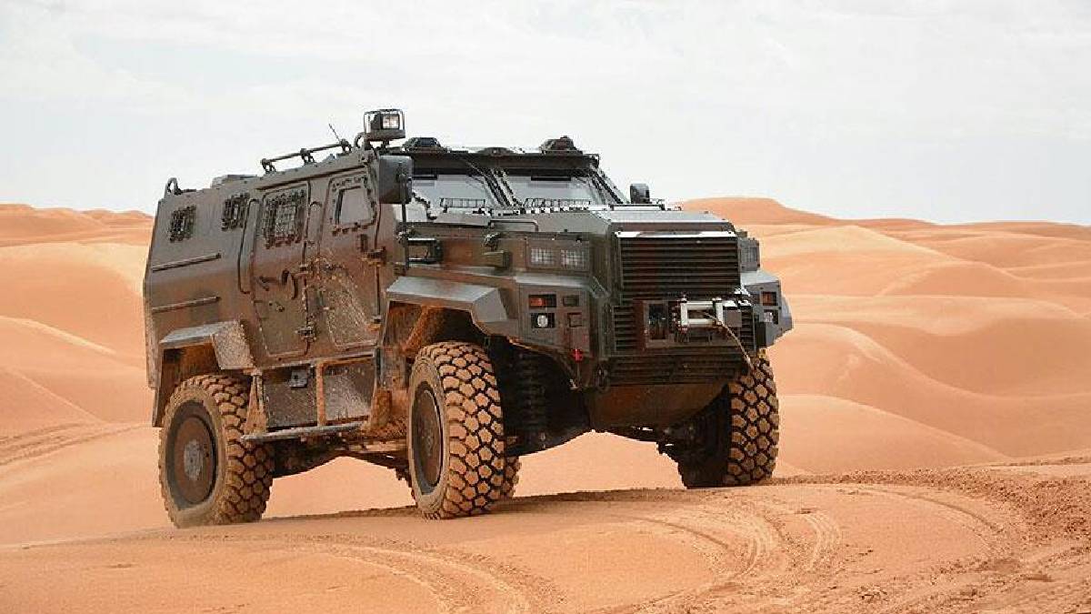Türkiye'nin yaptığı zırhlı araca dünyadan talep yağıyor! Ejder Yalçın 4X4 için imza atıldı: Yeni adıyla o ülkede de üretilecek