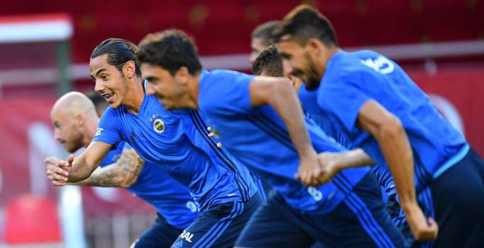 Fenerbahçeli futbolcunun takımdan ayrılması an meselesi!