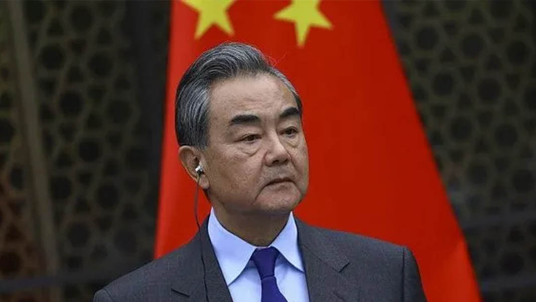 Çin'den Filipinler'e dikkatli davranma çağrısı