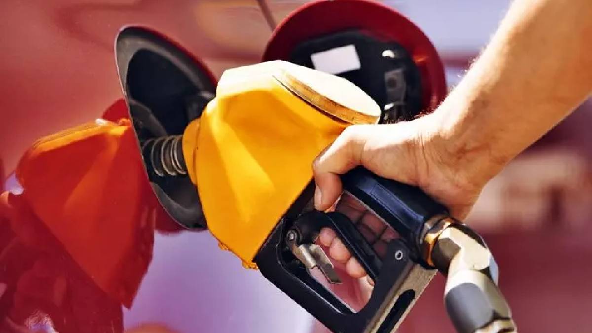 Akaryakıtta indirim kısa sürdü! Mazot fiyatlarına dev zam araçları kapıda süs yapacak: İşte güncel akaryakıt fiyatları