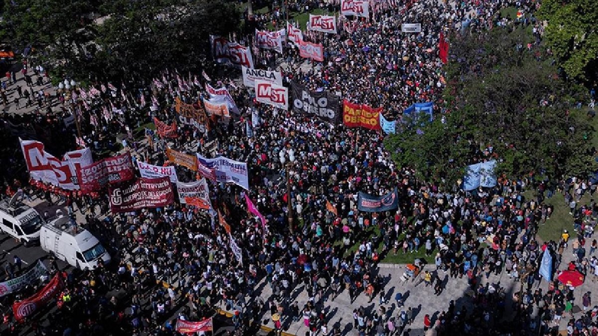 Daha yeni seçilmişti… Arjantin’de iktidar karşıtı gösteri