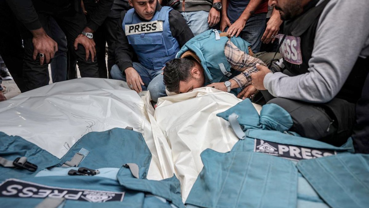 Gazze'de ölen gazetecilerin sayısı 99'a yükseldi