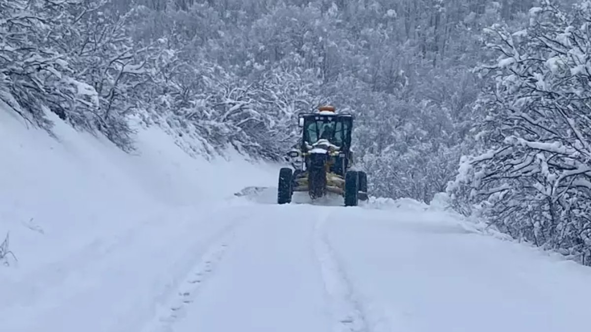 Tunceli'de kar 35 santimetreye ulaştı: 96 köye ulaşım yok