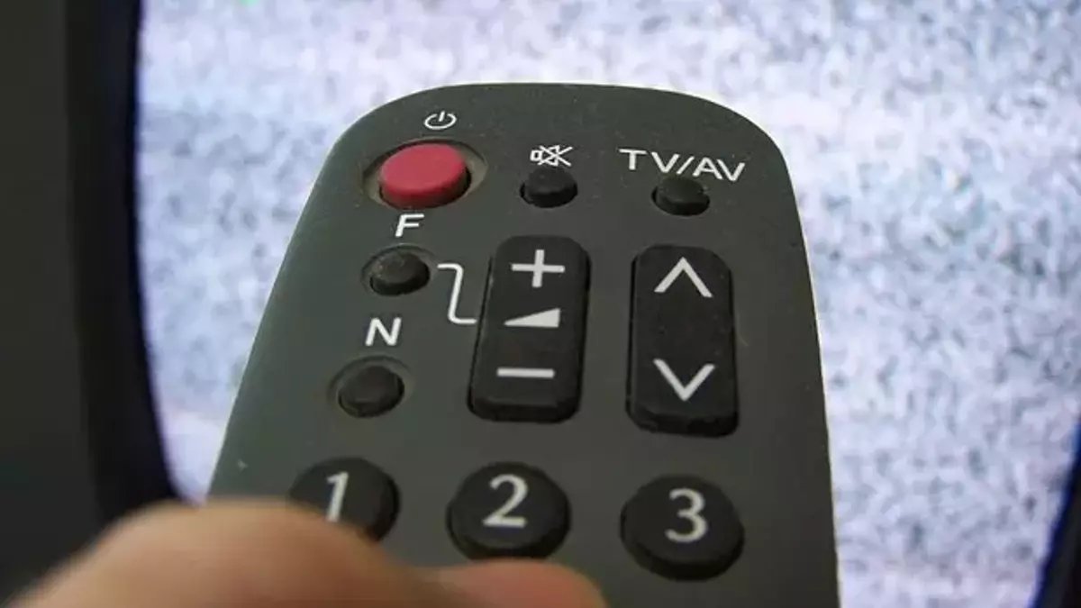 Kumandanız bozulduysa yenisini almadan bunu deneyin! Tamircilerin bu basit yöntemi sizi masraftan kurtaracak