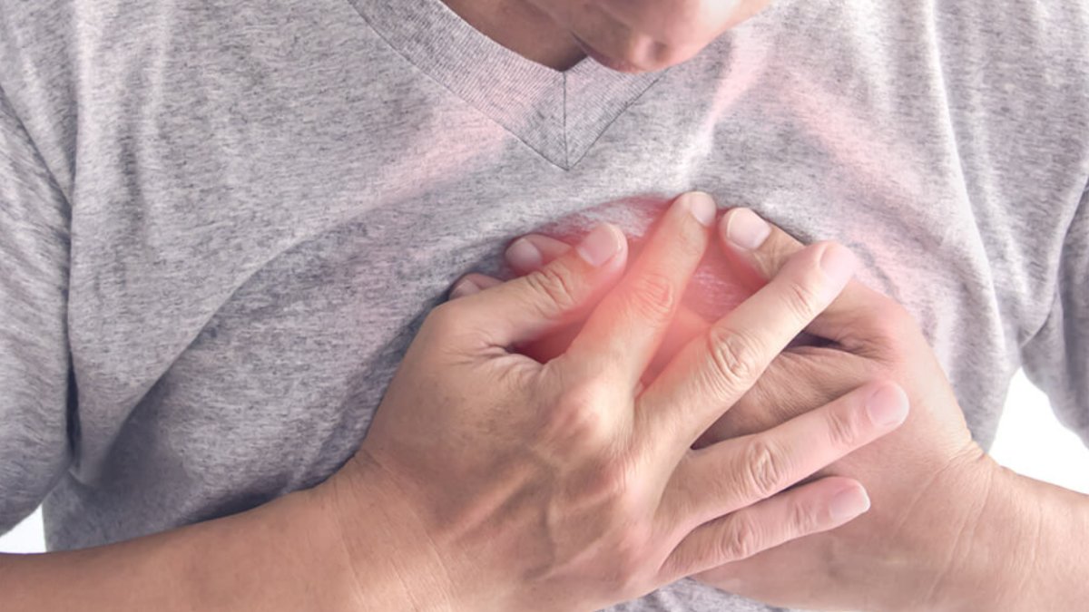 Ara Ara Kalp Ağrısı Neden Olur: Sebepler ve Çözümler