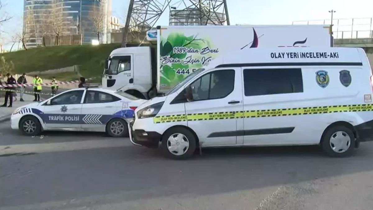 Esenyurt'ta feci kaza: Motokurye hayatını kaybetti