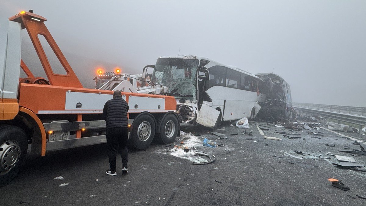 Kuzey Marmara Otoyolu'nda feci kaza: 10 ölü, 59 yaralı