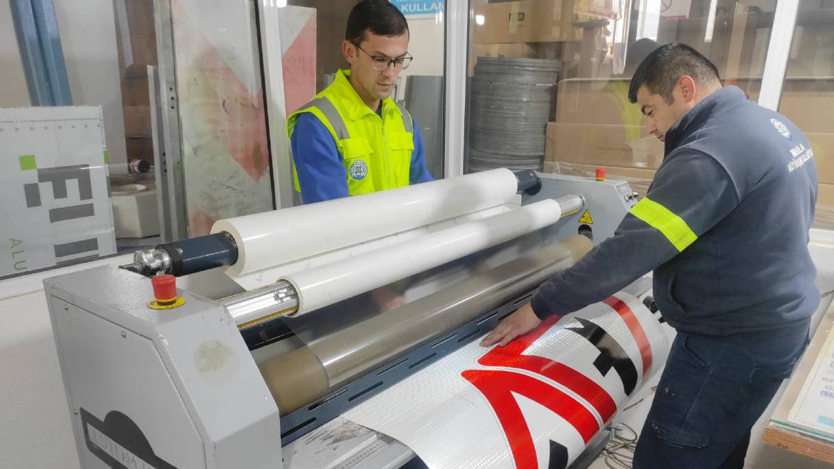 Büyükşehir kendi ürettiği trafik levhalarından 24 Milyon TL tasarruf sağladı