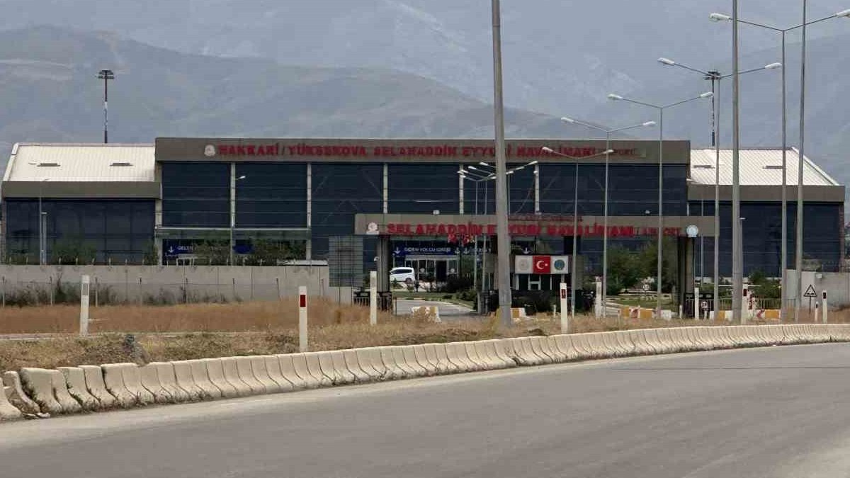 Sis ve kar ulaşımı engelledi! O ilde uçak seferleri iptal