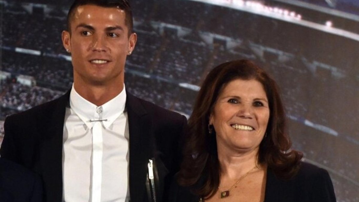 Долореш авейру. Долореш авейру. Долореш авейру. Мама криштиану роналду. Долореш авейру.