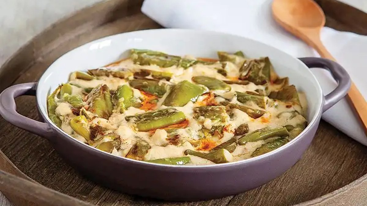 Kahvaltıda bu varsa herkes erken kalkıyor! İşte sütlü biber tarifi: Eşinizin en beğendiği kahvaltılık olacak