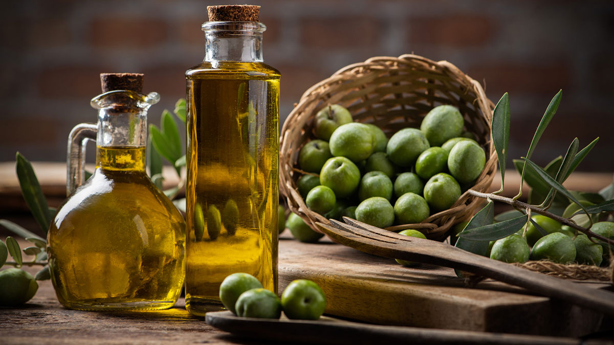 Zeytinyağının sahtesi olur mu demeyin: Sağlığımızla oynuyorlar! Zeytinyağı alırken bu hususlara azami dikkat edin