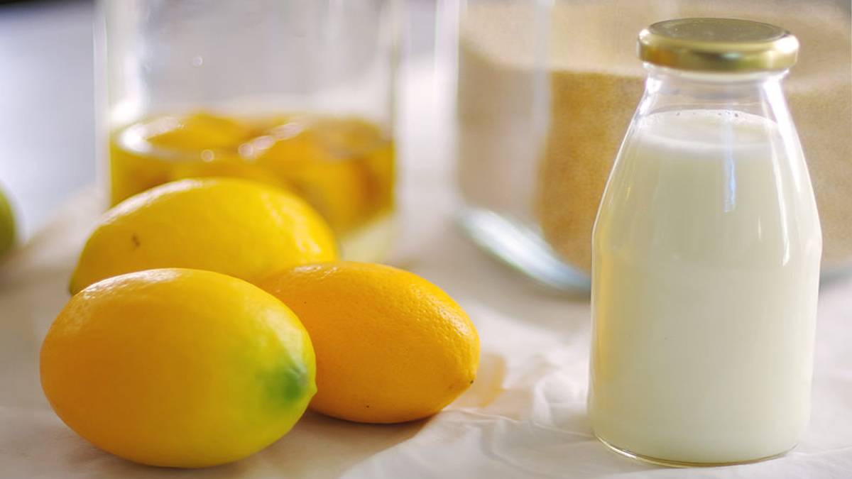 Sütün içerisine bir adet limon sıkarak için! Etkilerini duyunca inanamayacaksınız