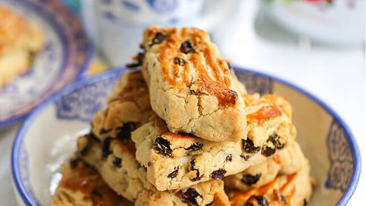 Pastanelerin meşhur üzümlü kurabiye tarifi! Gevrek gevrek ağızda dağılıyor: Tam dizi izlerken yemelik tarif