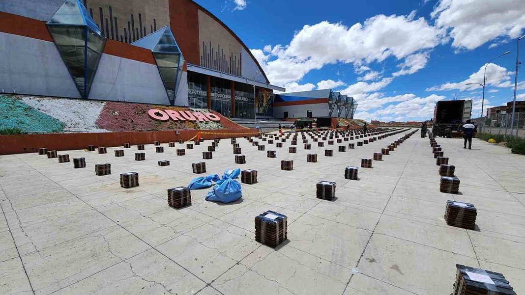 Bolivya'da en büyük kokain baskını