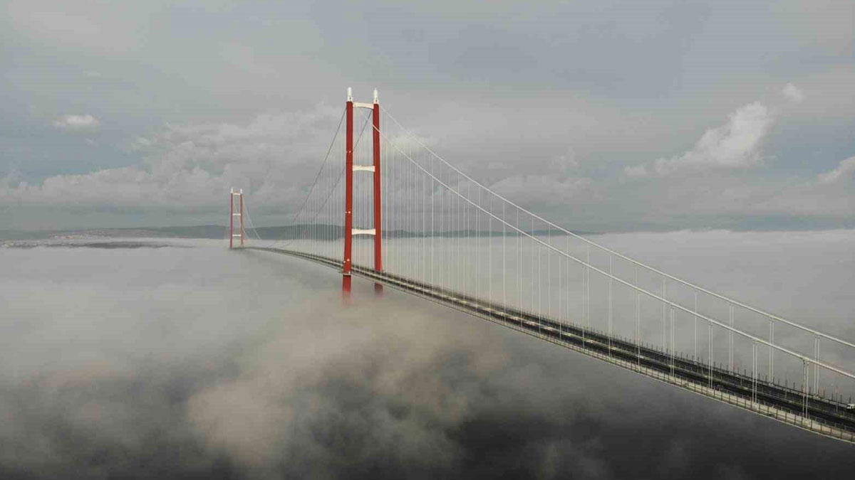 Çanakkale Boğazı'nda arızalanan gemi demirledi