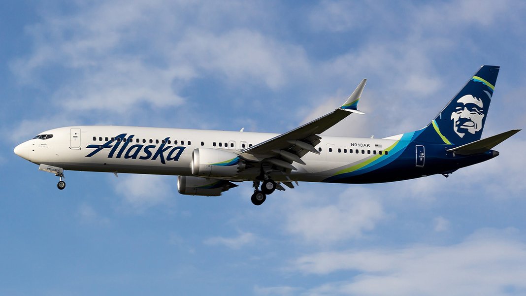 Alaska Havayolları tüm Boeing tipi uçakları yere indirdi