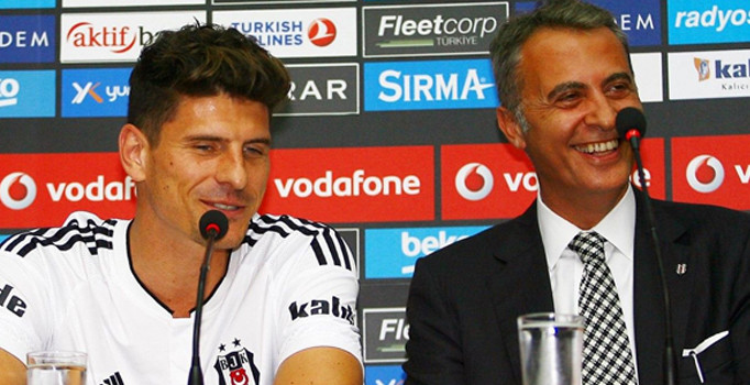 Beşiktaş'ta Mario Gomez Fikret Orman’la yüz yüze görüşecek