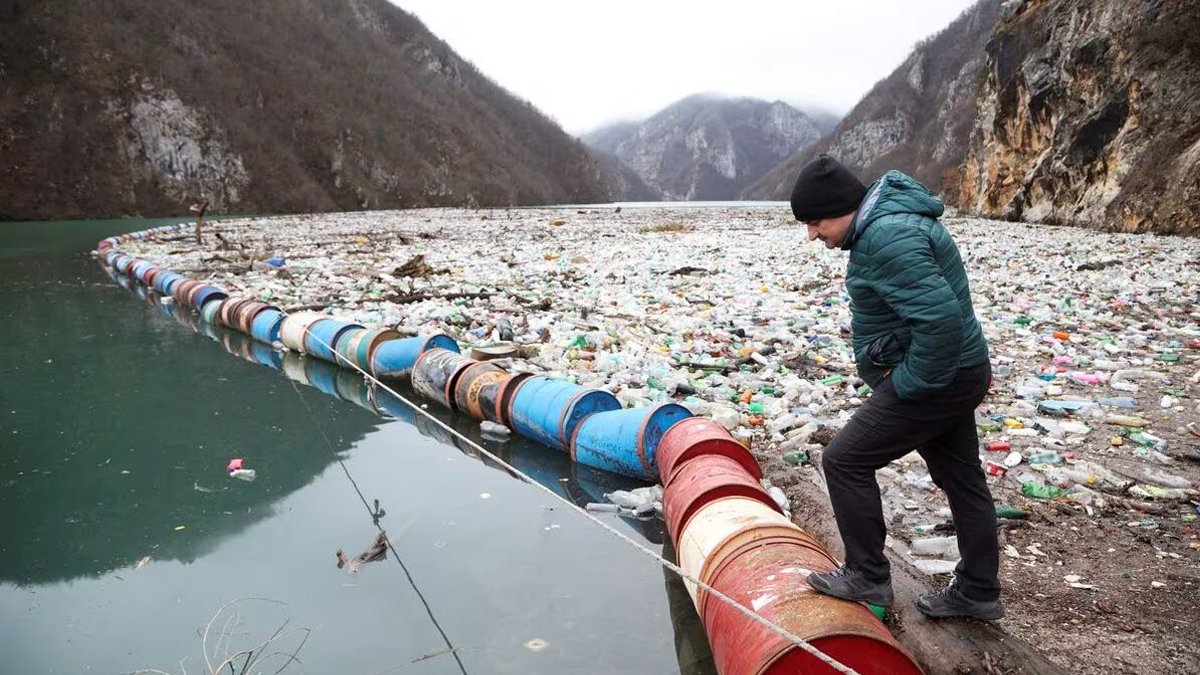 Bosna’daki Drina Nehri’nde 5 bin metreküp çöp