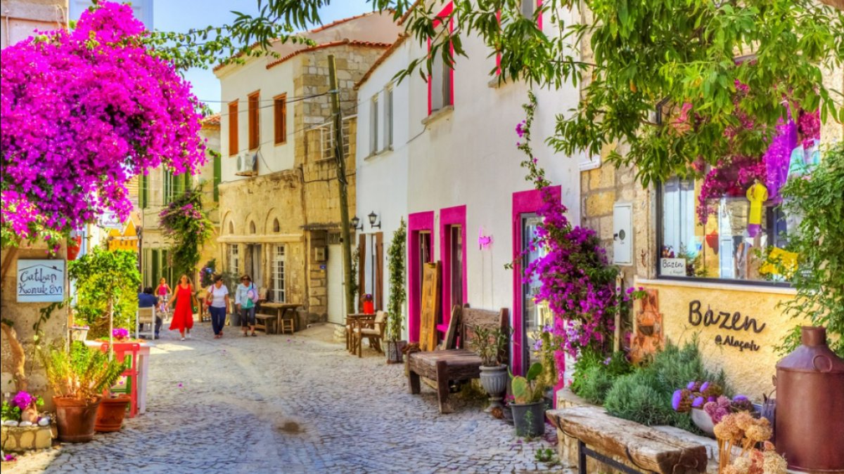 Çeşme Gezilecek Yerler: Ege'nin Cennet Köşesini Keşfedin