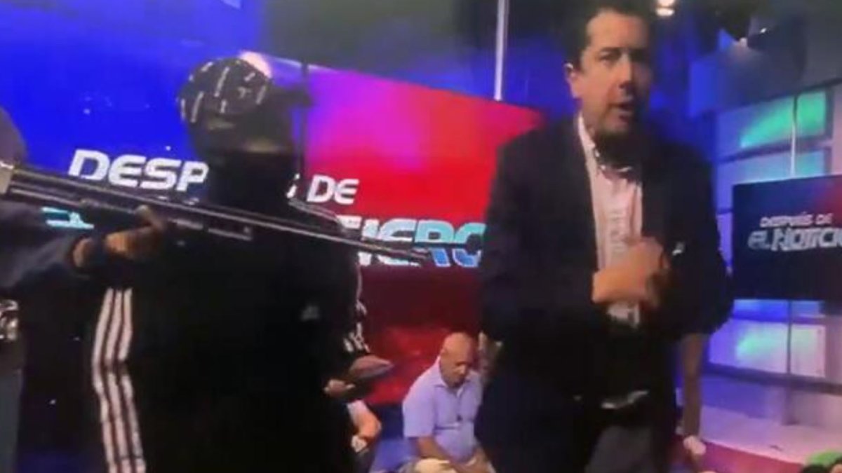 Ekvador'da silahlı saldırganlar canlı yayını bastı