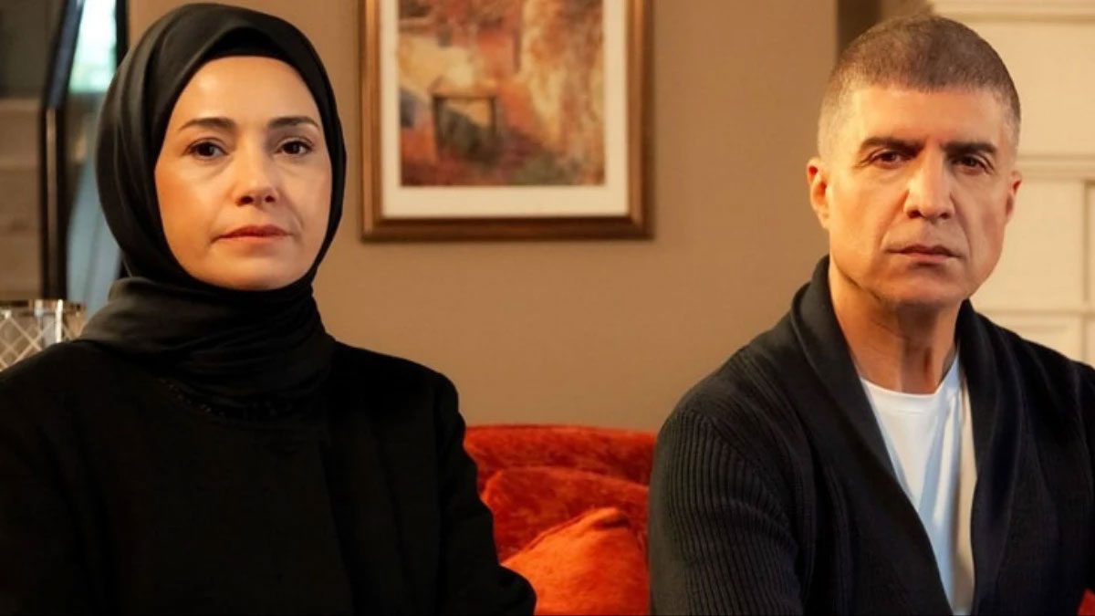 Özcan Deniz 'Kızıl Goncalar' sessizliğini bozdu: Ahlak bekçisi değilim...