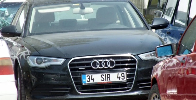 'Örgüt imamı' Yrd. Doç. Dr. Öksüz'ü üniversiteye aldıran yurt dışına kaçtı