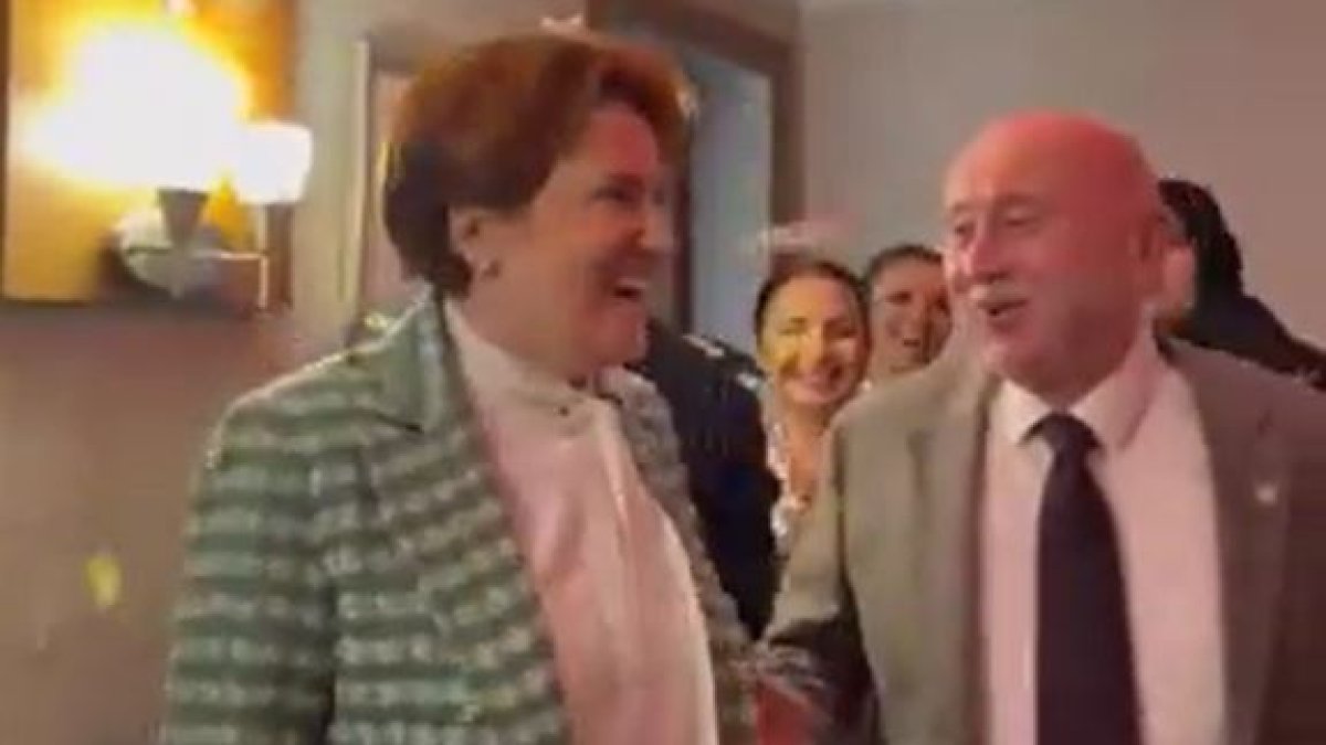 Akşener çifti 42. yıldönümlerini kutladı