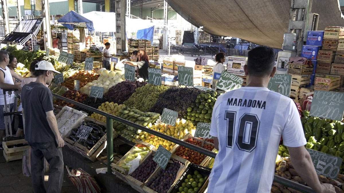 Arjantin'de enflasyon yüzde 210'u geçti