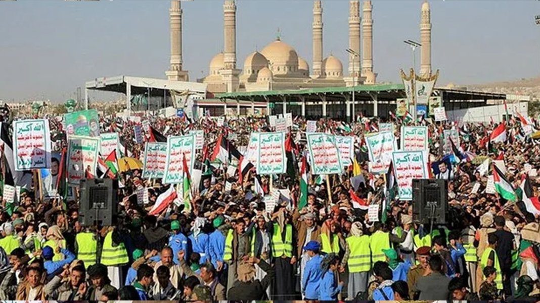 ABD ve İngiltere'nin Yemen'e saldırılarının ardından protestolar başladı