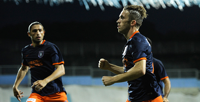 Avrupa Ligi'nde Play-Off'a yükselen Başakşehir’den örnek davranış