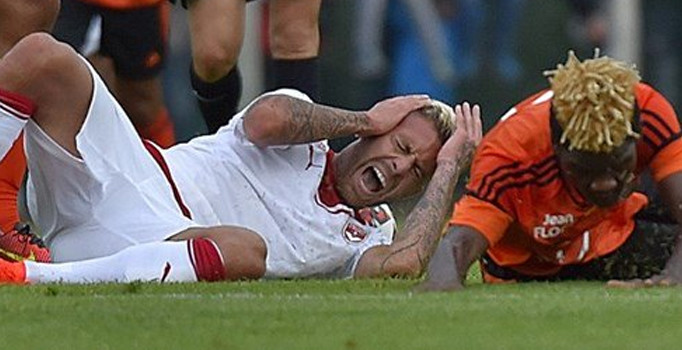 Kulağı kopan Jeremy Menez operasyondan geçti