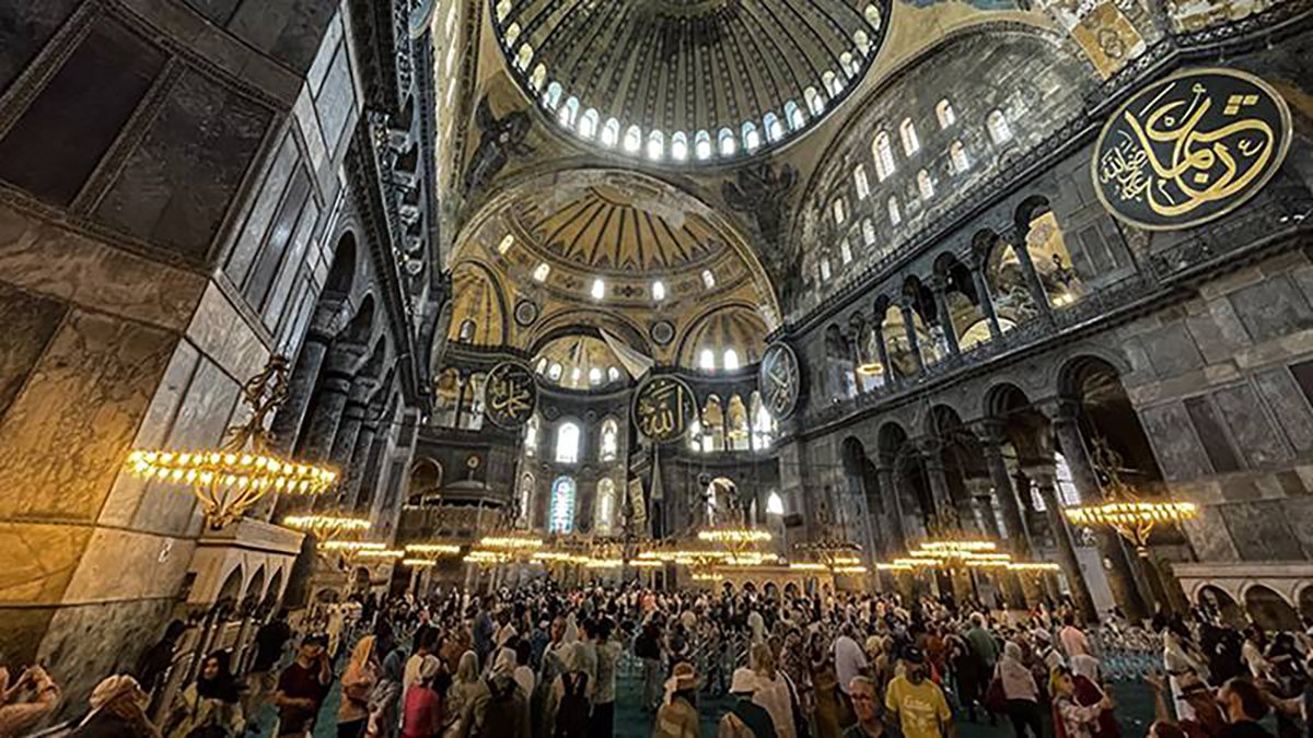 Ayasofya'da yeni dönem: Turistlere giriş ücreti 25 euro oldu