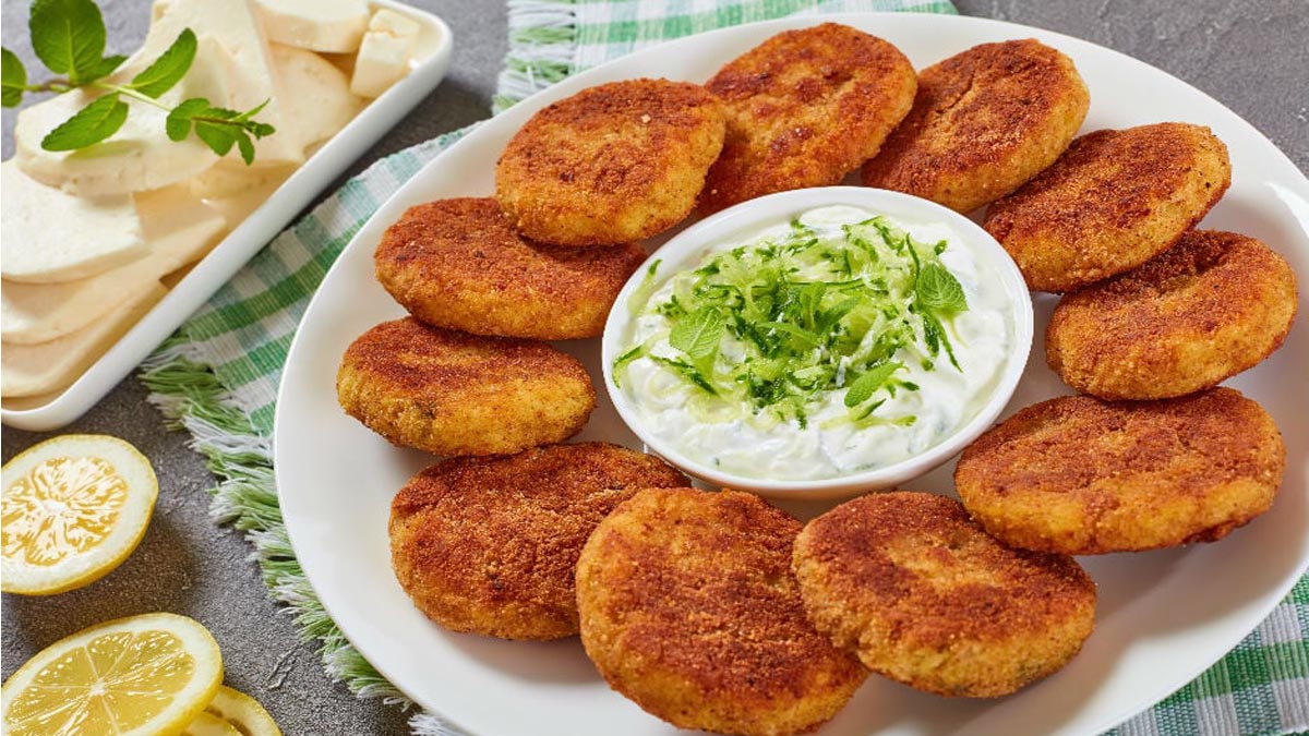 Haşlanmış nohutu yumurta ile pişirin! Bu köfteyi yiyen köfteciye gitmiyor: İşte dışı çıtır içi yumuşak köfte tarifi