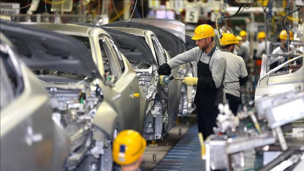 Otomotiv dünyasını bekleyen yeni kriz! 3 dev marka üretimi resmen durdurdu