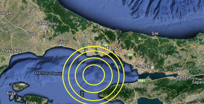 İstanbul'un bu iki ilçesinde zemin kayması var! Riskli bölgeleri canlı yayında açıkladı