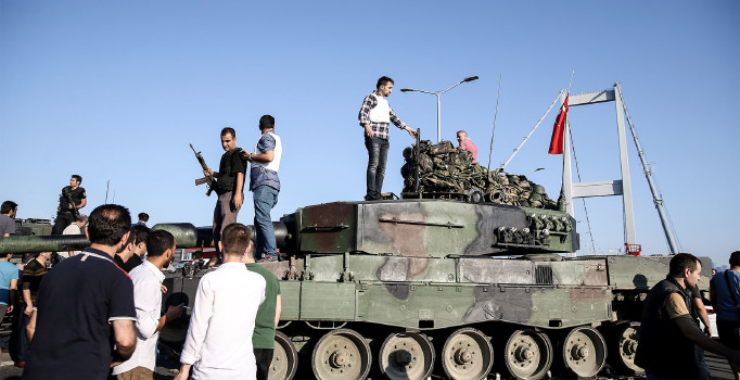 Dakika dakika 15 Temmuz darbe girişimi: Başlangıç binbaşının MİT'e ihbarı | Son dakika haberleri