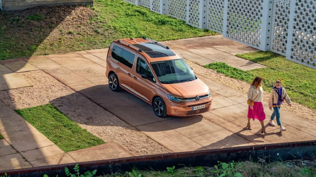 Geniş aileler kapış kapış alacak! Volkswagen Caddy’den rakip eleyen fiyatlar! Uzun yolculukların baş kahramanı