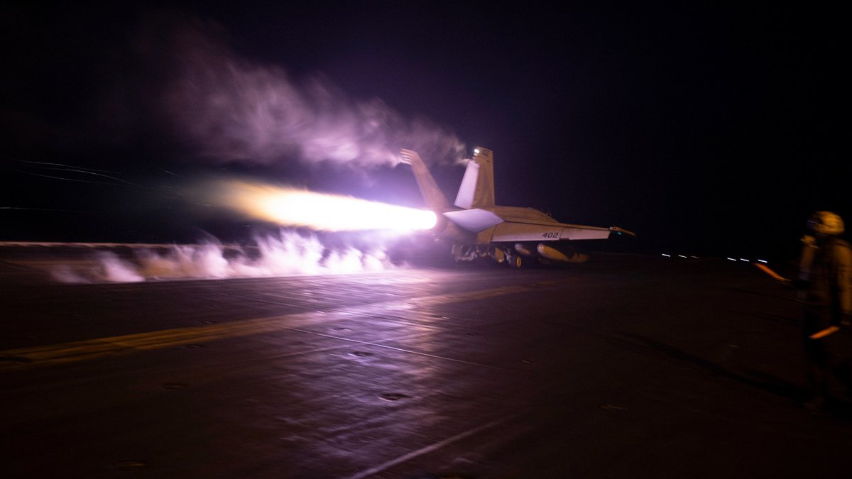 ABD ve İngiltere, 4 ülkenin desteğiyle Yemen'i vurdu