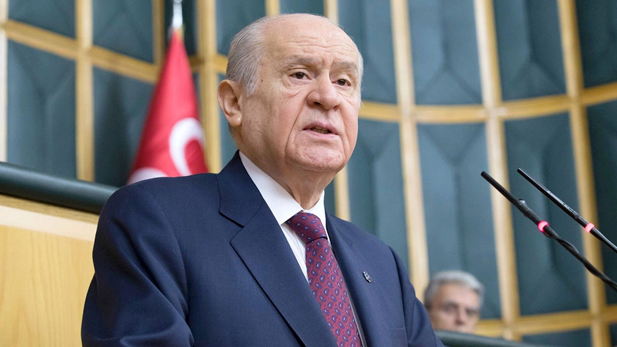 Bahçeli, hutbede şehitlere yer vermeyen imamı darp eden kaymakama destek verdi