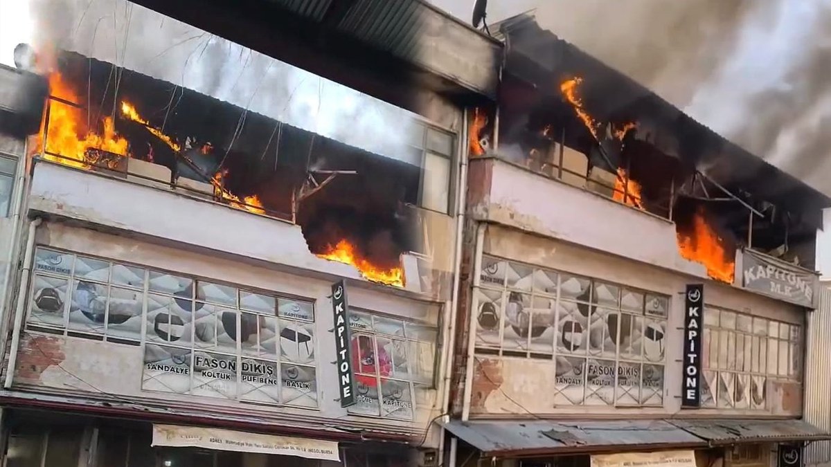 Bursa'da mobilya imalathanesinde yangın