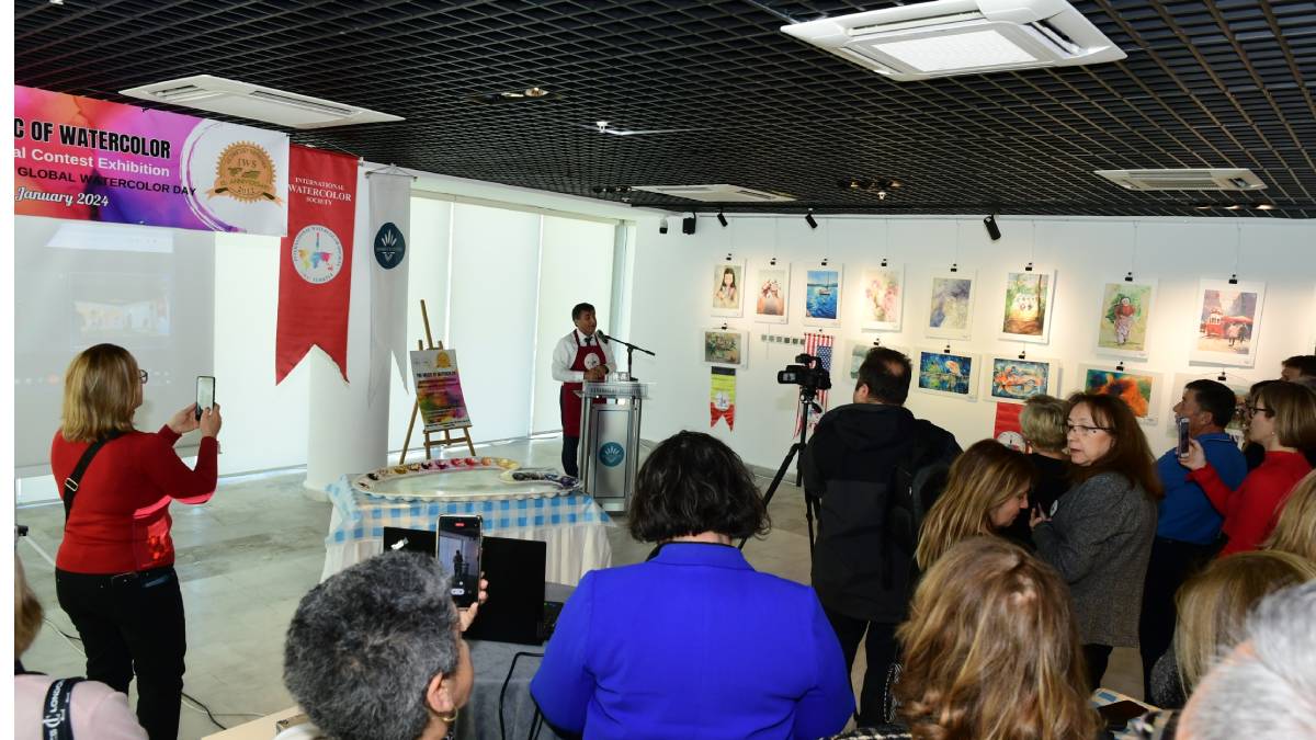 Sulu Boyanın Büyüsü” sergisi YKSM'de açıldı