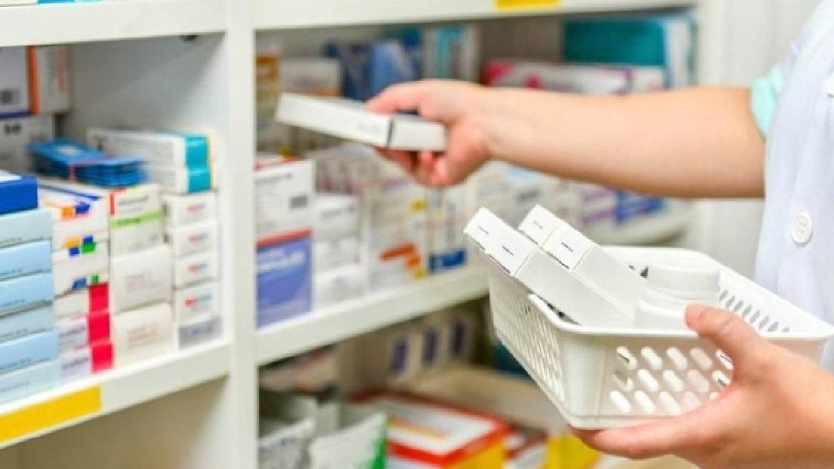 Türkiye’de ilaç krizi büyüyor!  Alarm zili çaldı: 14 ilacın satışı resmen durduruldu!