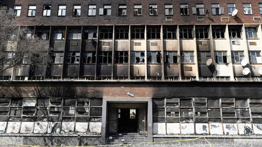 Güney Afrika'da 76 kişinin öldüğü yangının arkasından cinayet çıktı